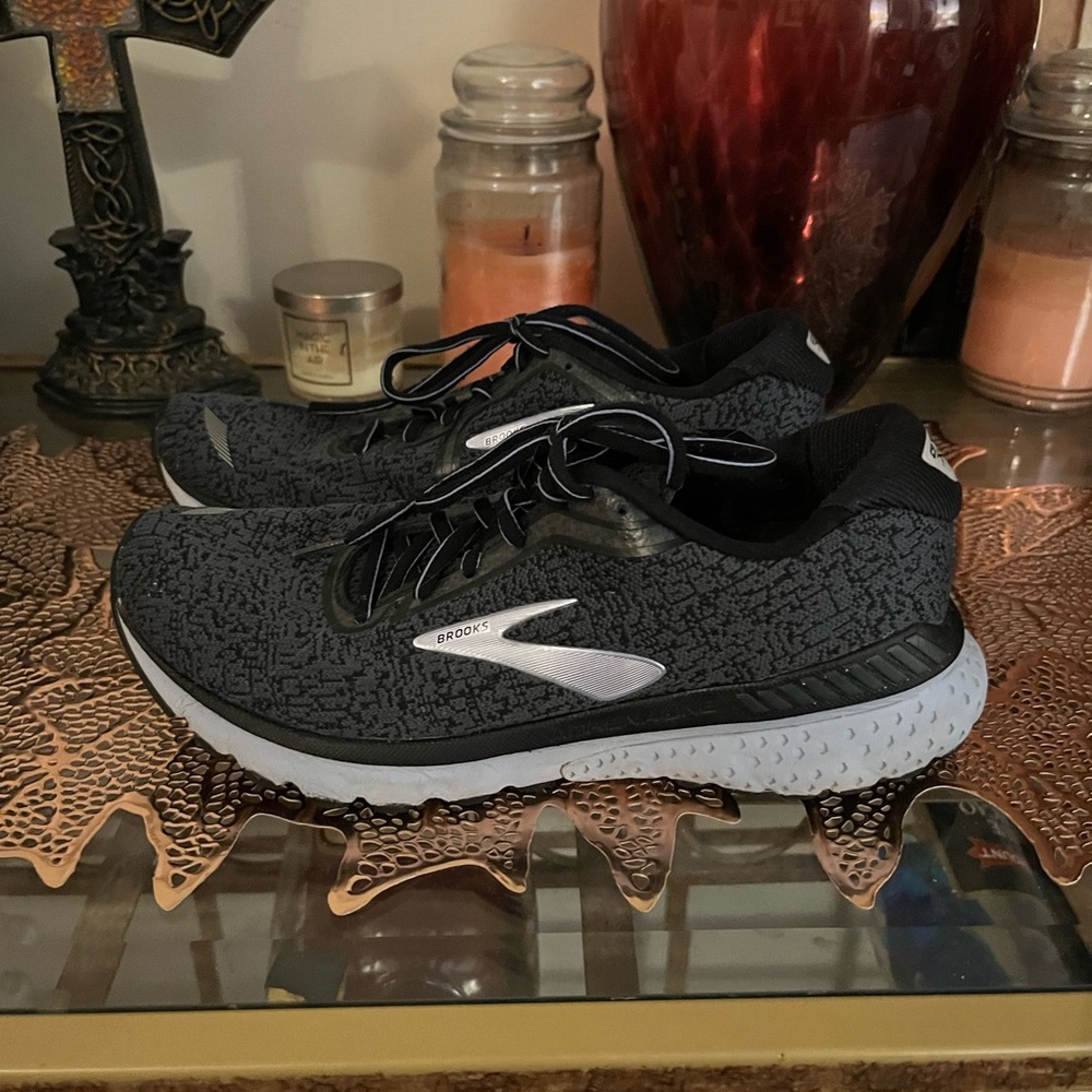 Brooks running shoes size 10.5 women